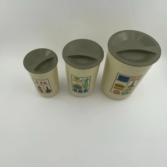 Vintage Retro 1960s 70s Set Of 3 Hard Plastic Nesting Canister Kitschy Kitchen - Picture 3 of 5